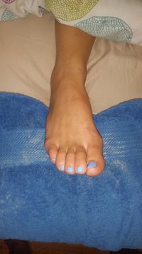 I love to suck her toes
