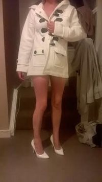 evening all..do you like J in her new jacket and heels??