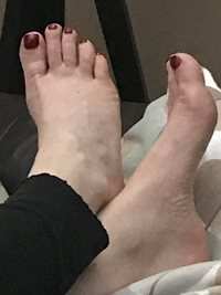 I love my toes sucked, anyone interested in helping me out?