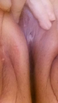 My waxed pussy needs eating