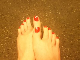 Red toes,white flowers x