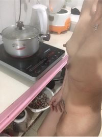 Nn cooking naked