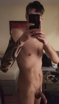 i like to show me naked, it makes me so fucking horny..