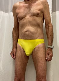 Do you like the way Mr. SouthFloridaman’s cock head is visible in his new u...