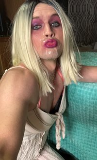 Do I look pretty with cum on my face