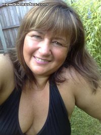 sue from telford,meeting this horny bitch sat 11th oct,been camming for me ...