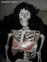 some sexy halloween chick i pulled down the grave yard.