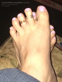 Wanna play footsies with me?