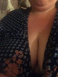 Showing off her cleavage again..more pics to come :-)